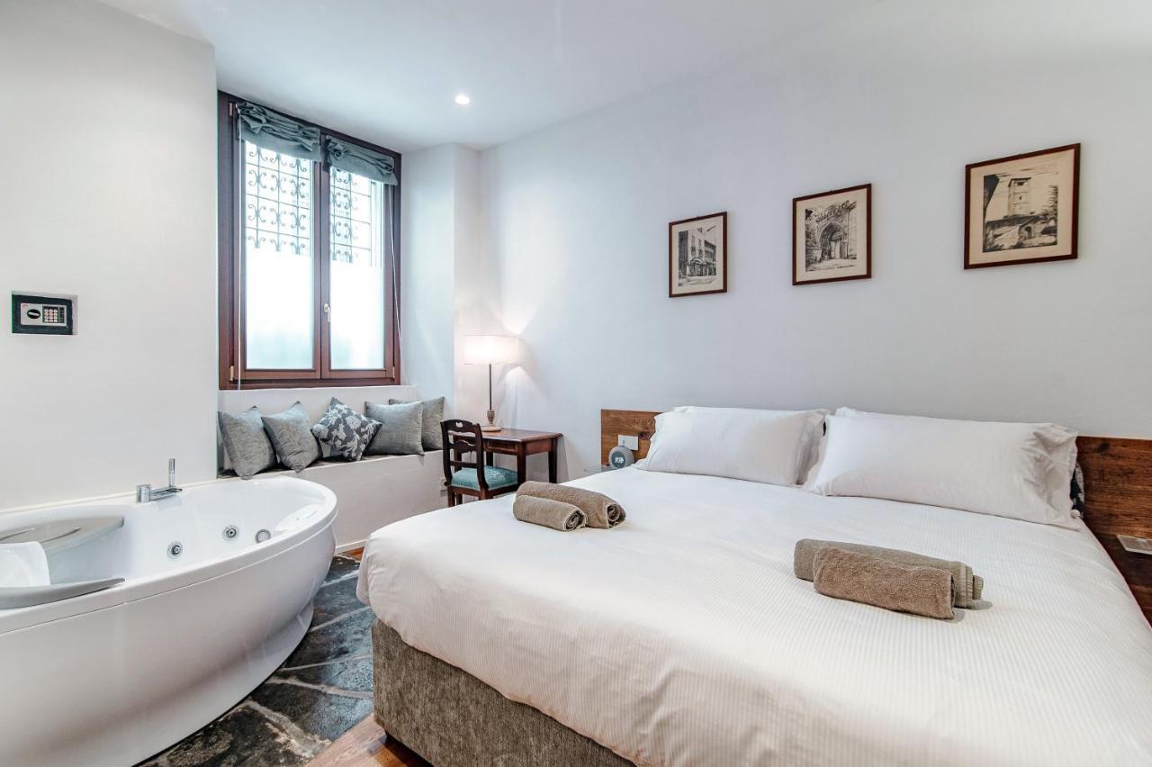 Suite Lo Storico - The House Of Travelers Como Ngoại thất bức ảnh